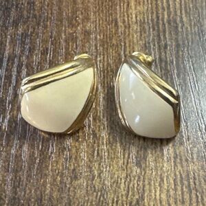 Vintage Monet Gold Tone White Beige Cream Enamel Earrings